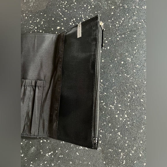 ANASTASIA BEVERLY HILLS | ROLL OUT MAKEUP CASE - Picture 4 of 7